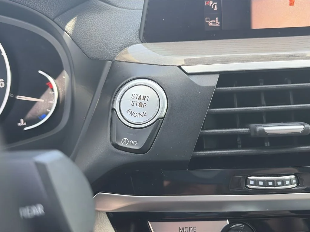 Used 2020 White BMW sDrive30i image 28