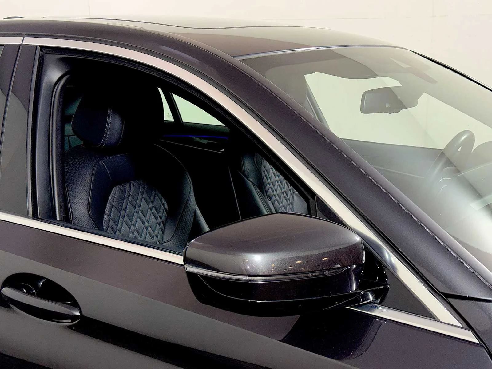 2023 BMW 5 Series 530i - Photo 30