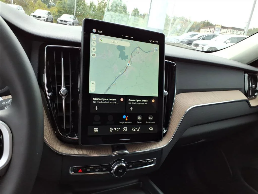 2026 Volvo XC60 Plus - Photo 18