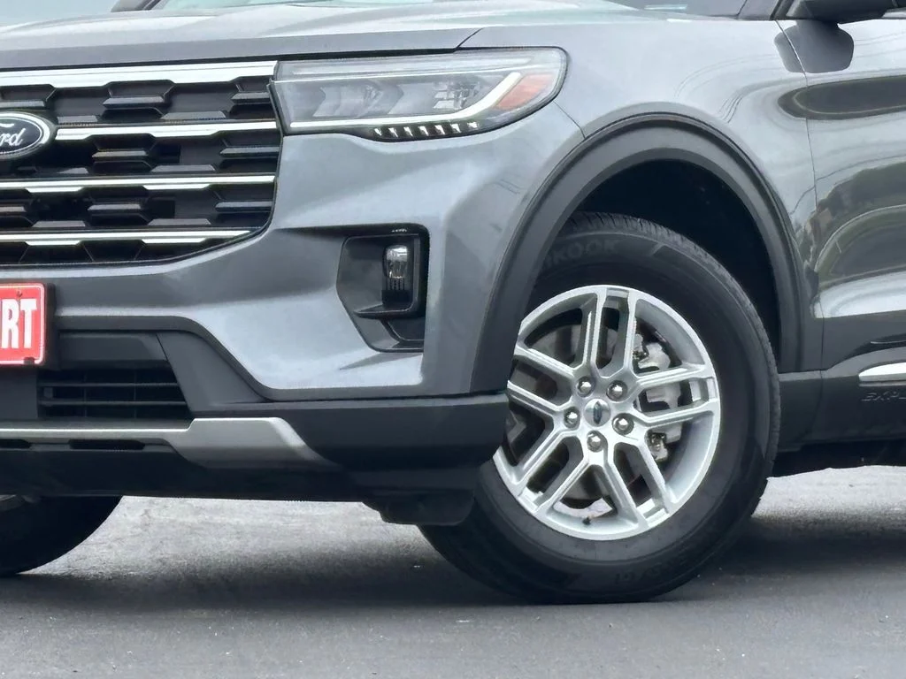 Used 2025 Gray Ford Active image 2