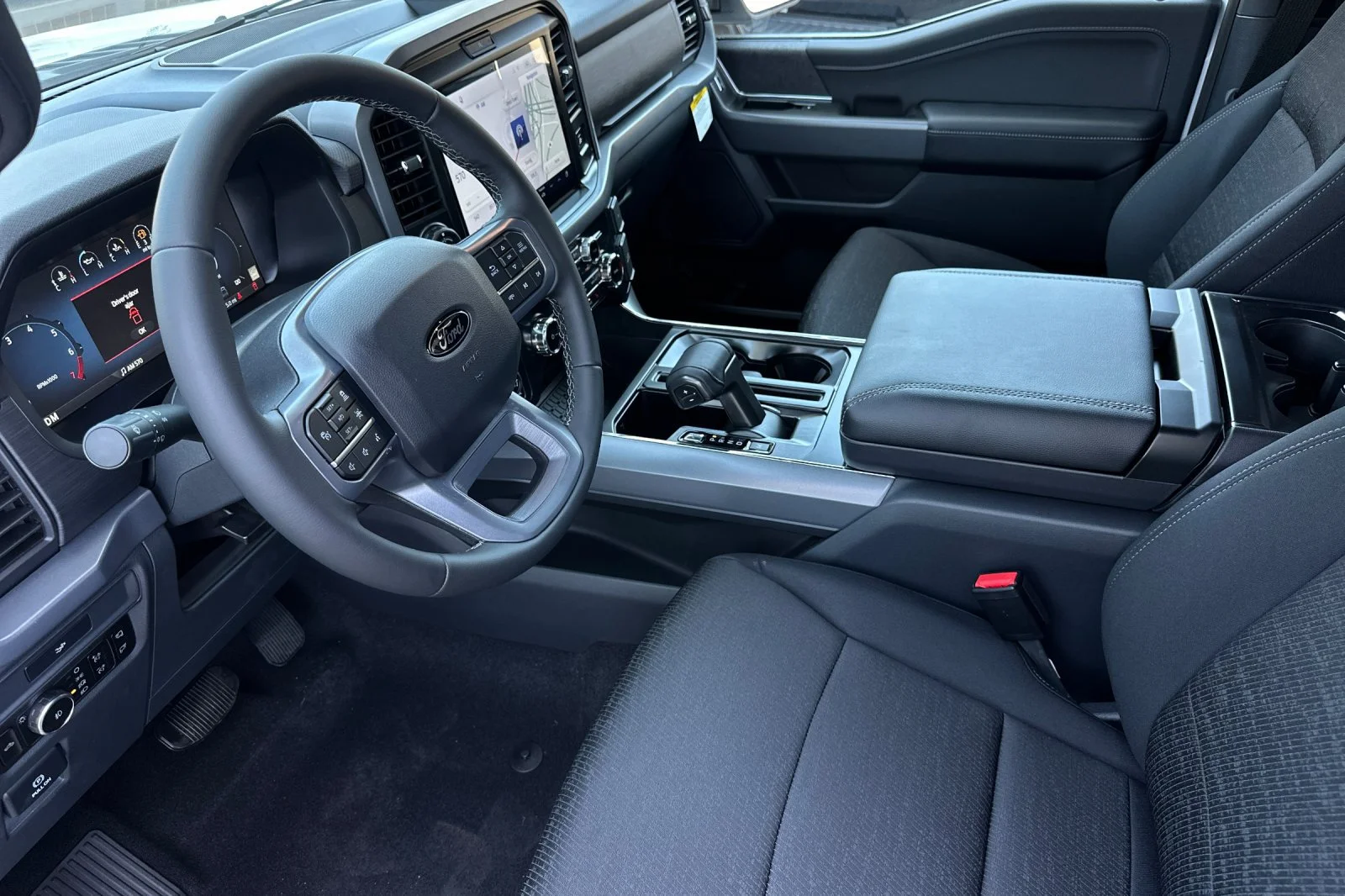 New 2026 Oxford White Ford XLT image 9
