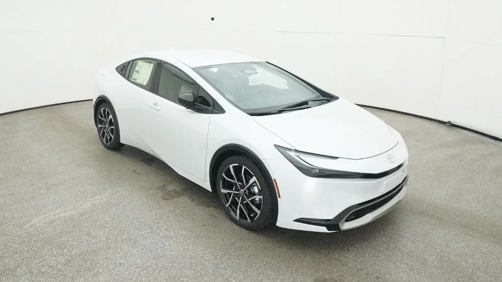2025 Toyota Prius XSE - Photo 16