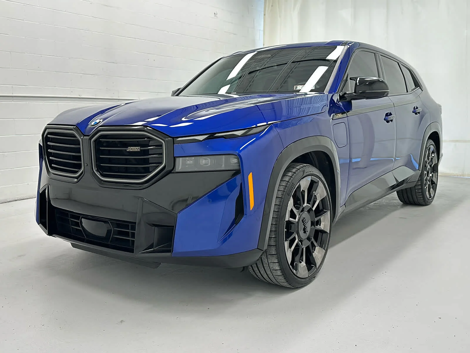 Used 2024 Marina Bay Blue Metallic BMW  image 4