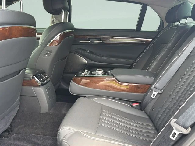 Used 2019 Gray Genesis 3.3T Premium image 9