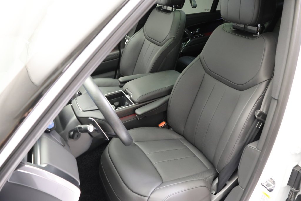 New 2027 Fuji White Land Rover SE image 30