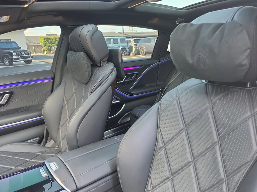 Used 2021 Black Mercedes-Benz Maybach S 580 image 26
