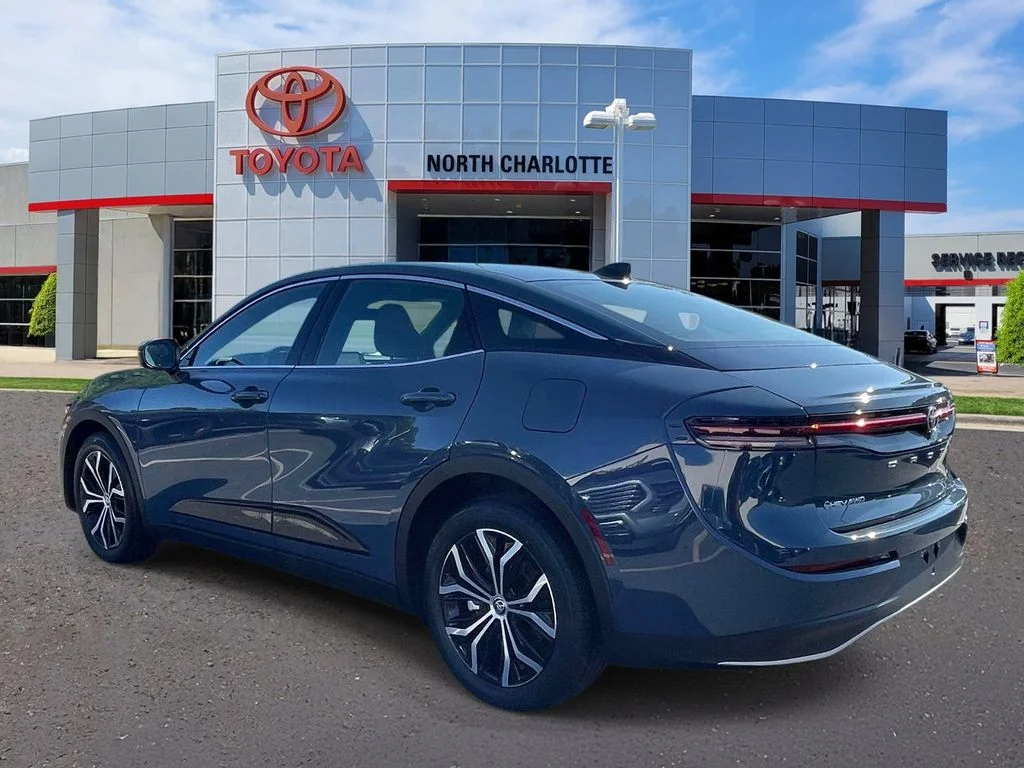 Used 2026 White Toyota XLE image 6
