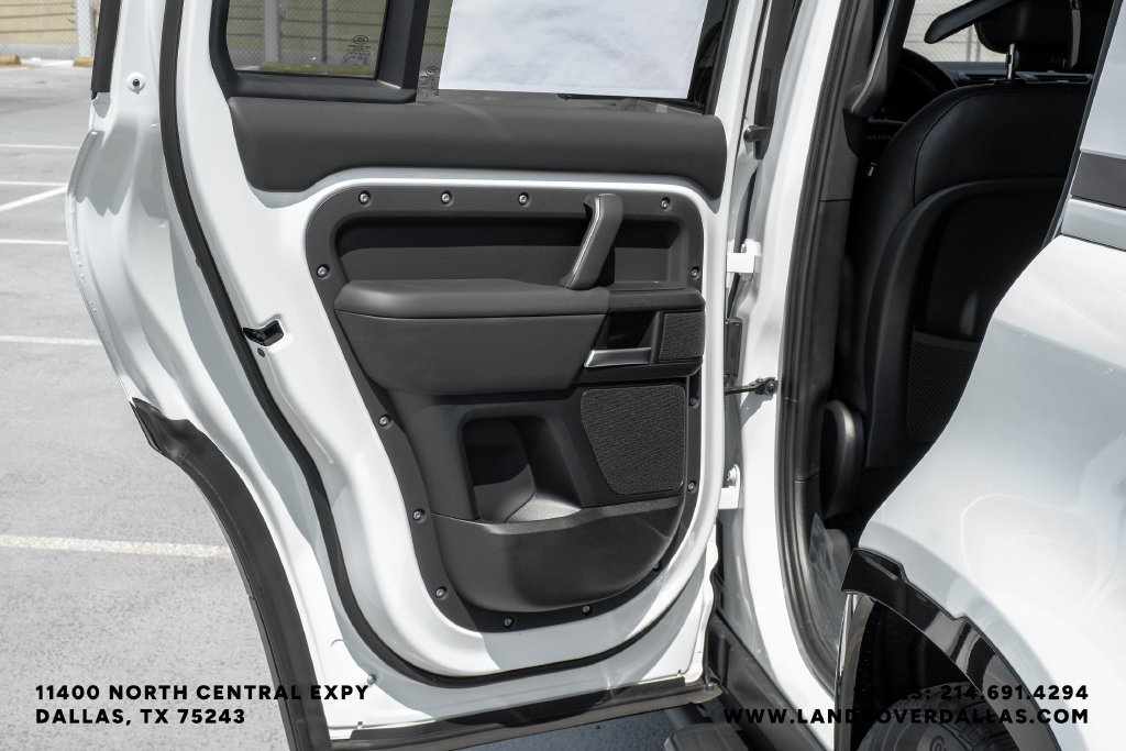 New 2026 Fuji White Land Rover X-Dynamic SE image 49