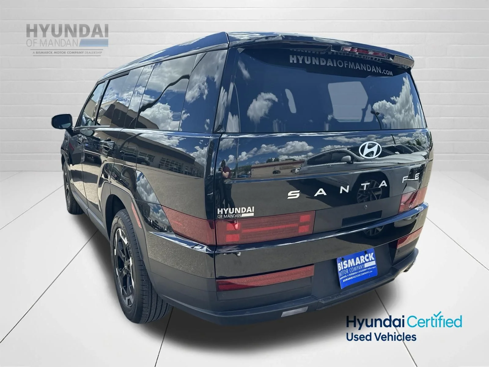 Used 2025 Black Hyundai SE image 4
