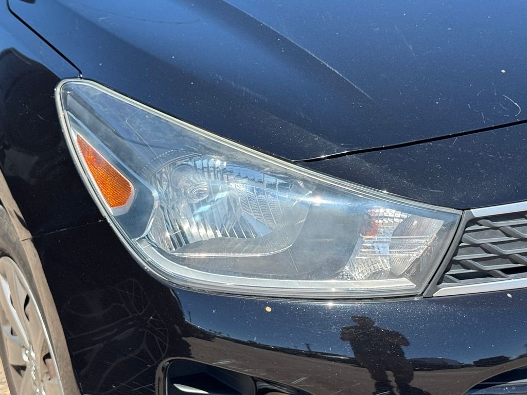 Used 2018 Black Kia S image 6