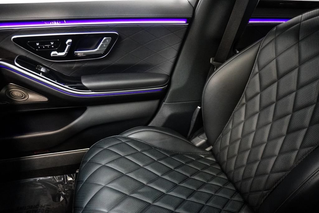 Used 2024 Black Mercedes-Benz S 580 image 29