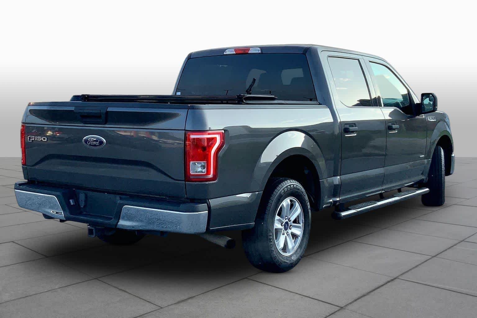 Used 2016 Magnetic Metallic Ford XLT image 12