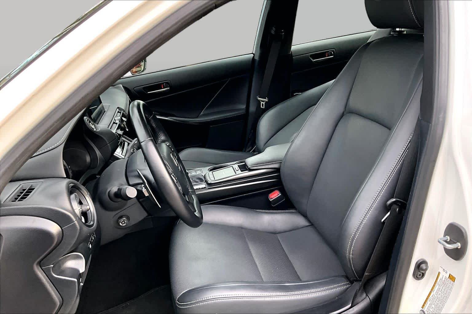 Used 2023 Eminent White Pearl Lexus  image 8