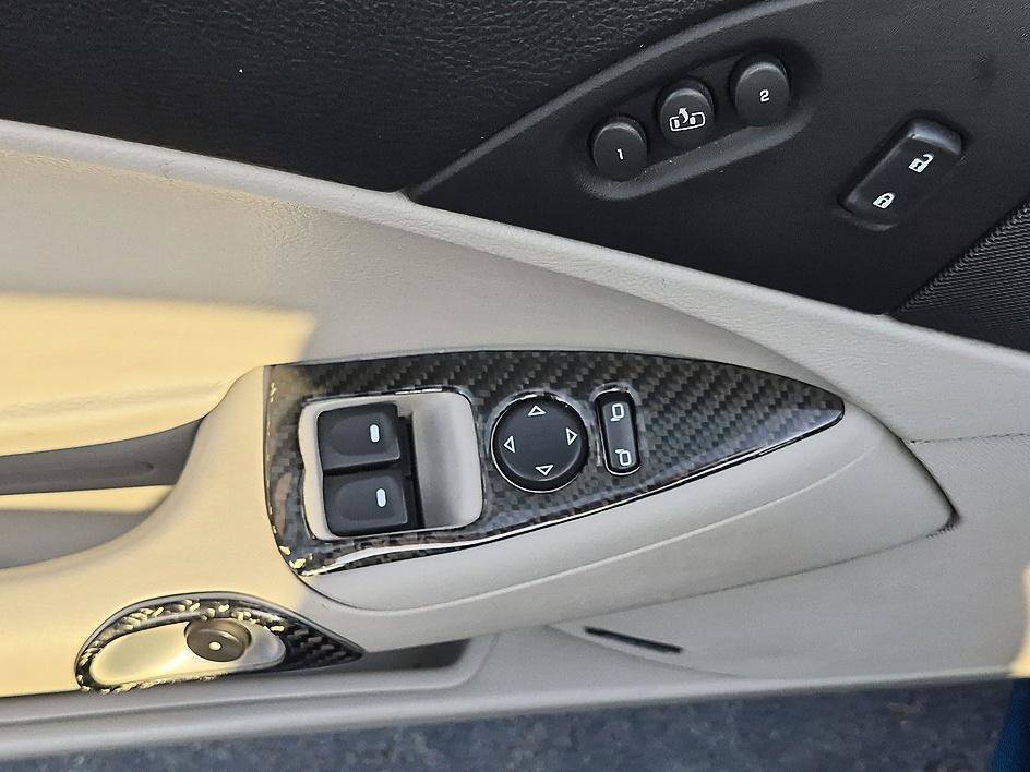 Used 2009 Jetstream Blue Met Tintcoat Chevrolet w/3LT image 13