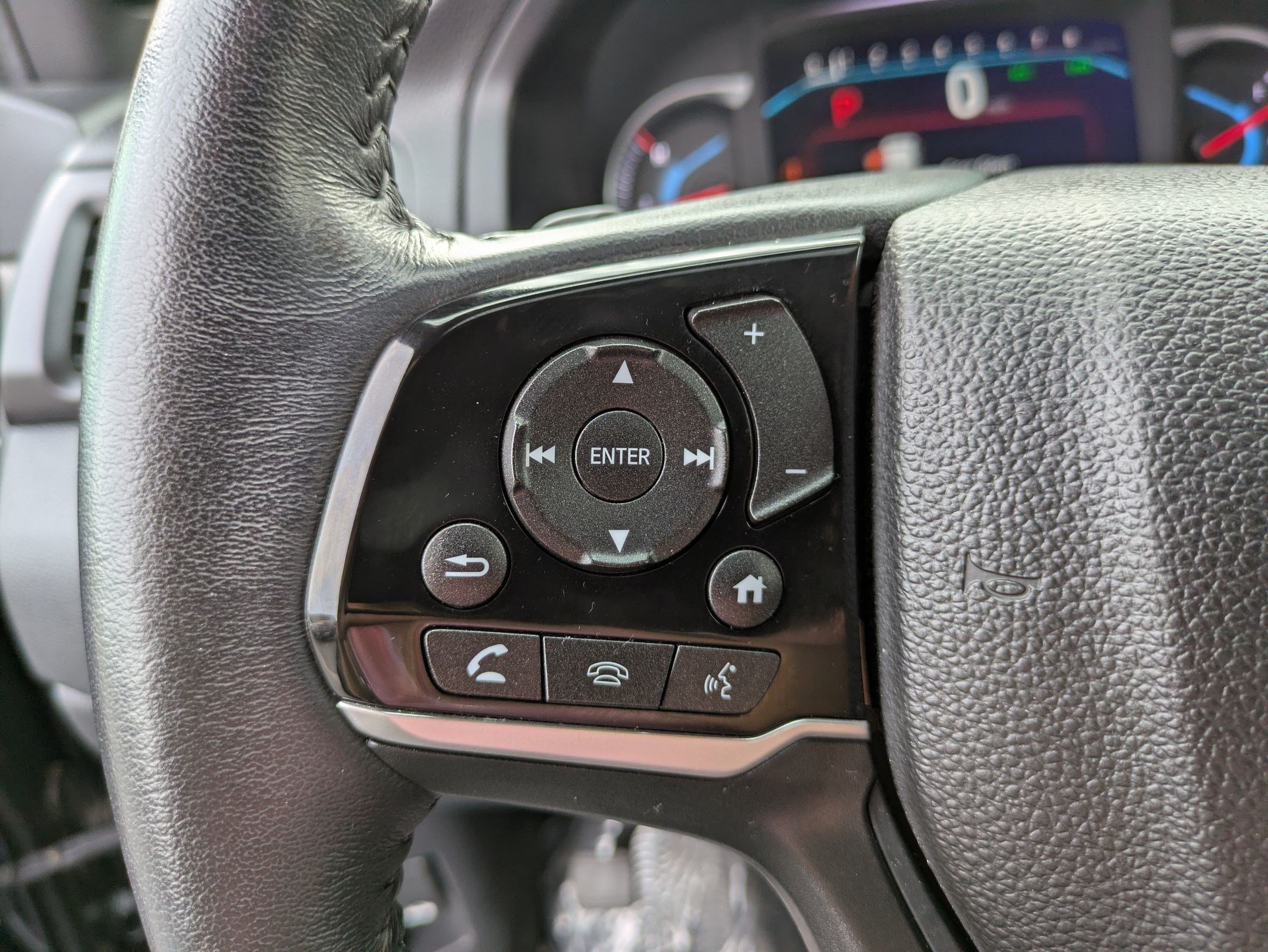Used 2021 Lunar Silver Metallic Honda Touring image 18