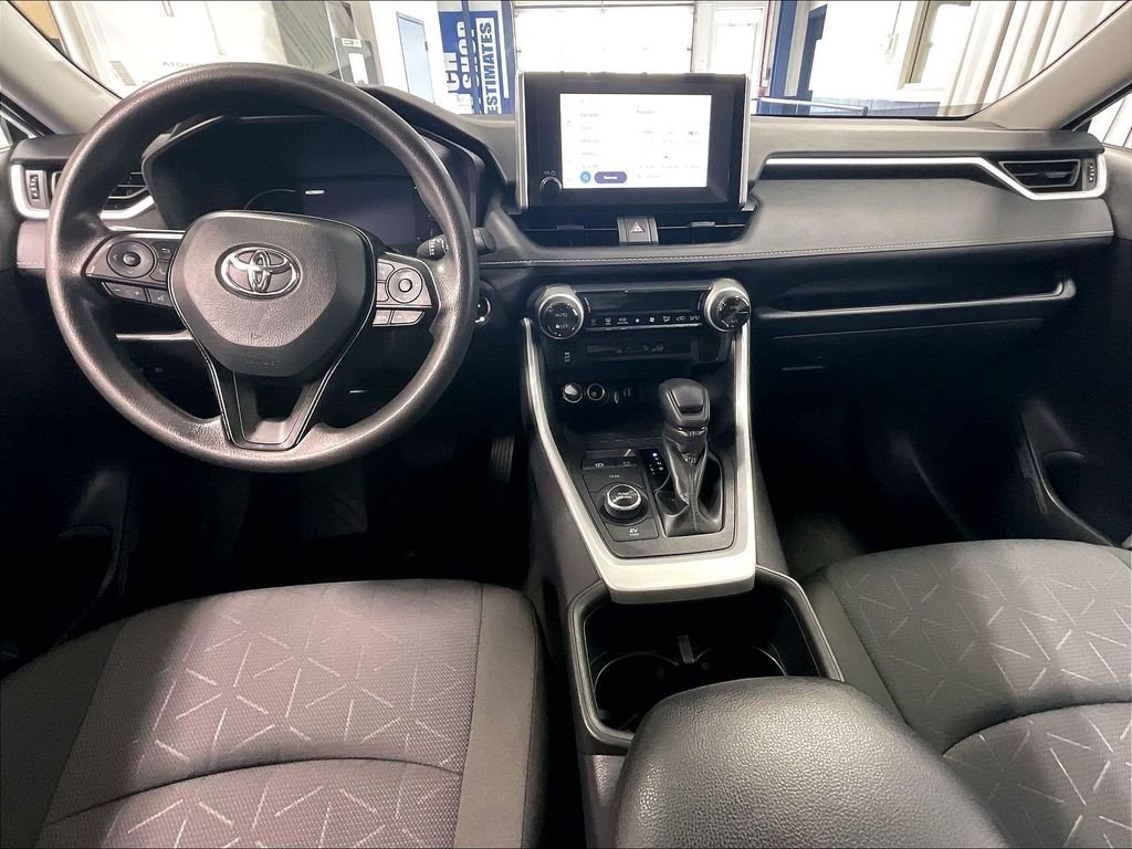 Used 2025 White Toyota XLE image 21