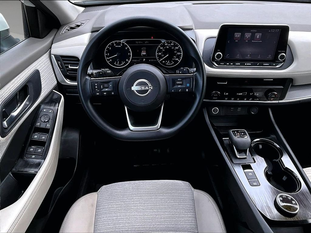 Used 2023 White Nissan SV image 17