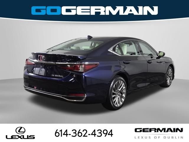 Used 2022  Lexus 250 image 6