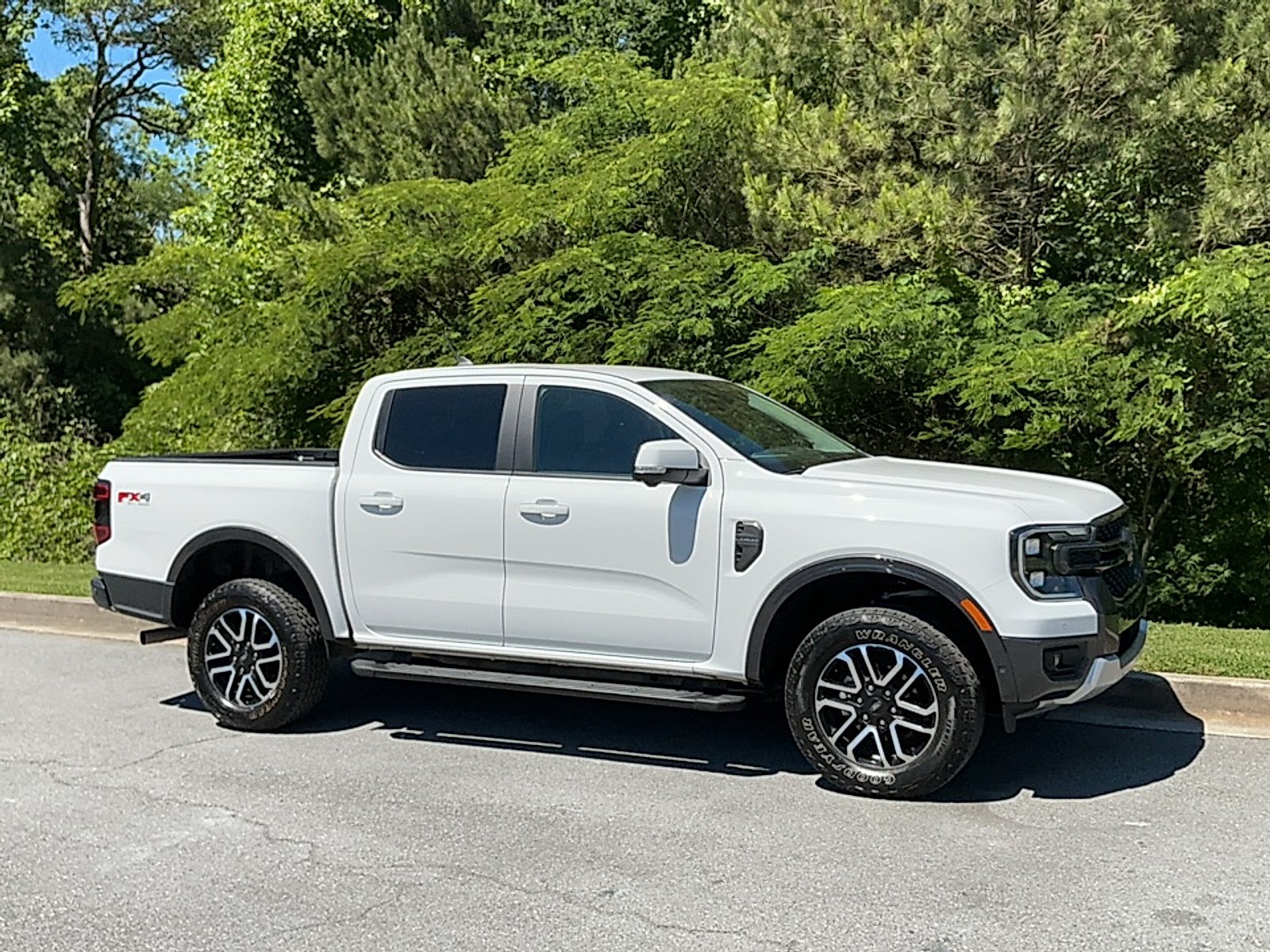 2024 Ford Ranger Lariat 4x4 SuperCrew 5' Box's photo