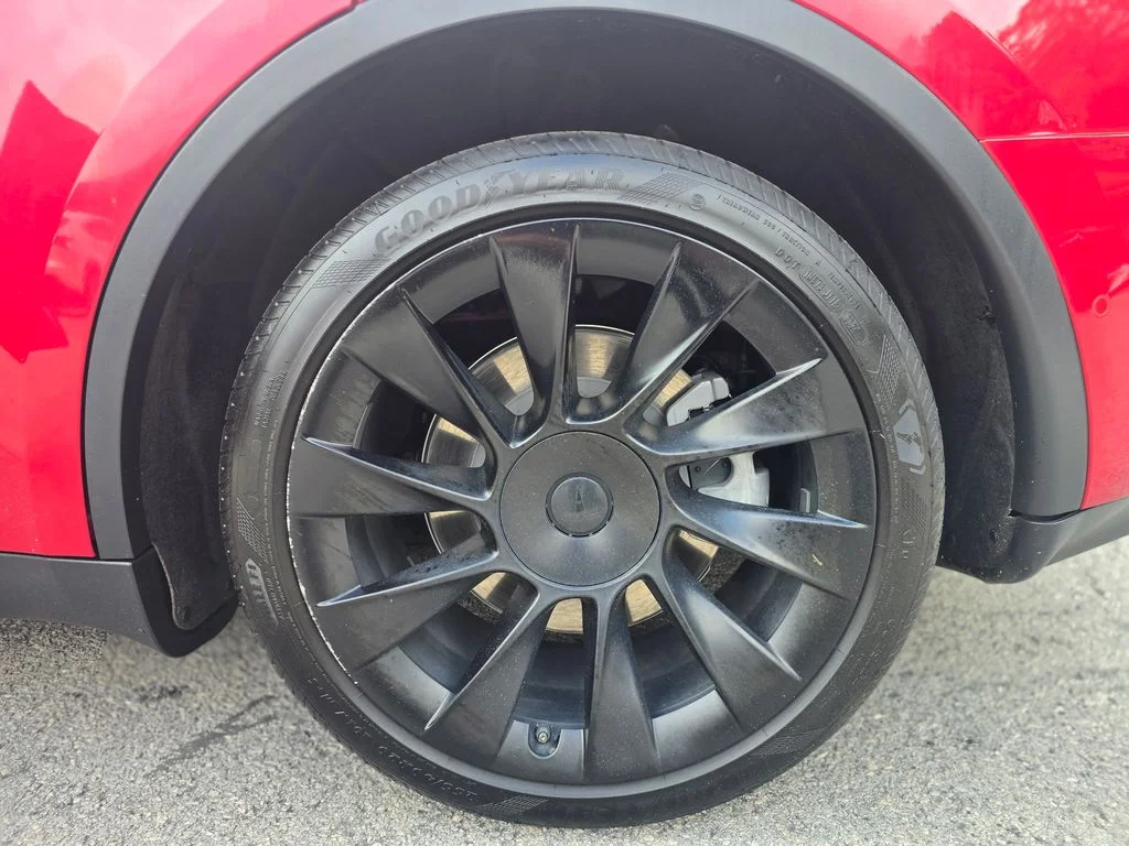 Used 2021 Red Tesla Long Range image 18