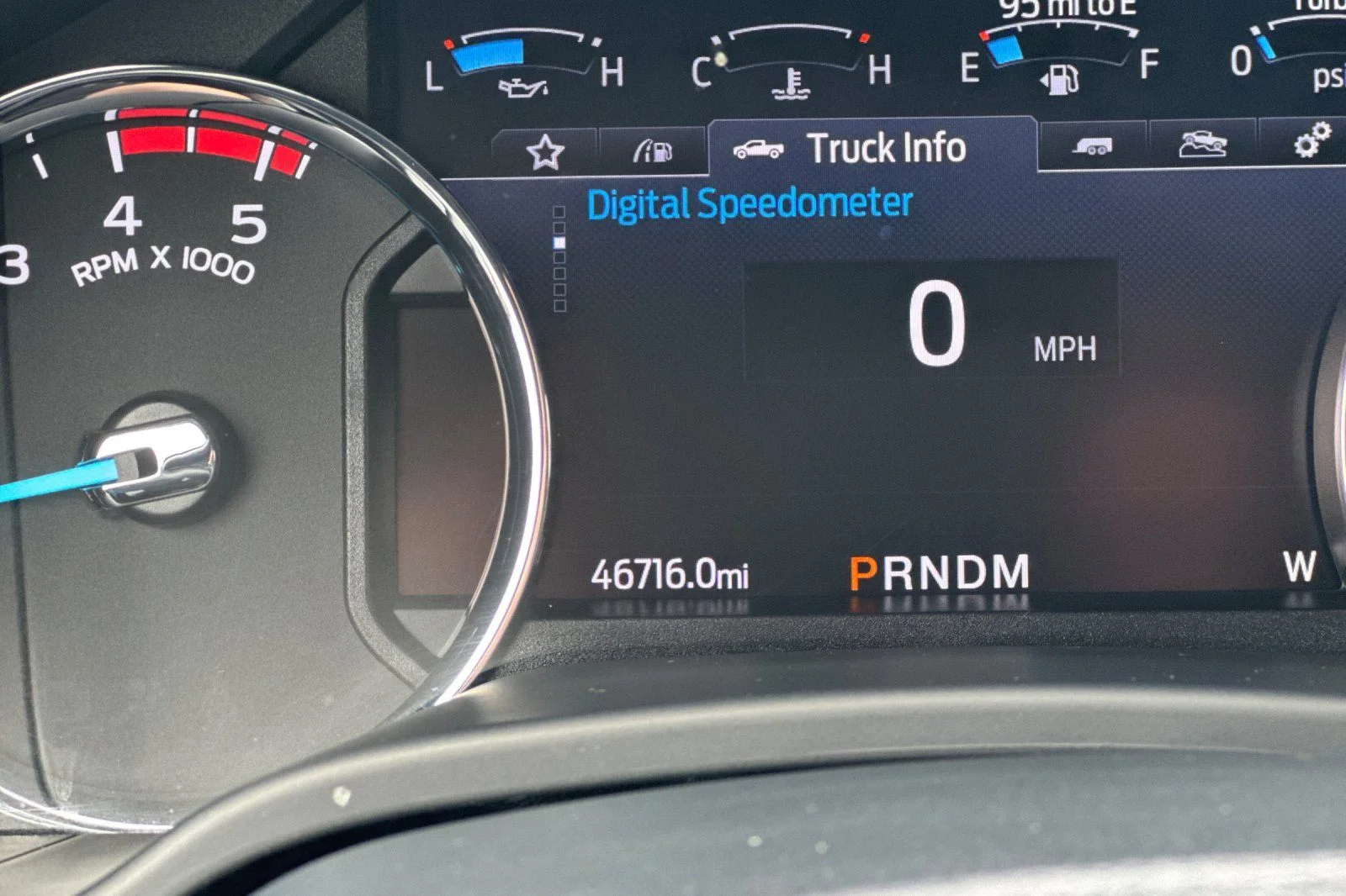 Used 2022 Gray Metallic Ford Lariat image 27