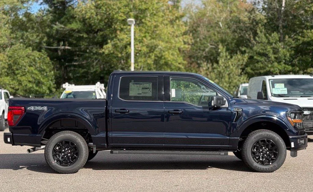 New 2026 Antimatter Blue Metallic Ford XLT image 3