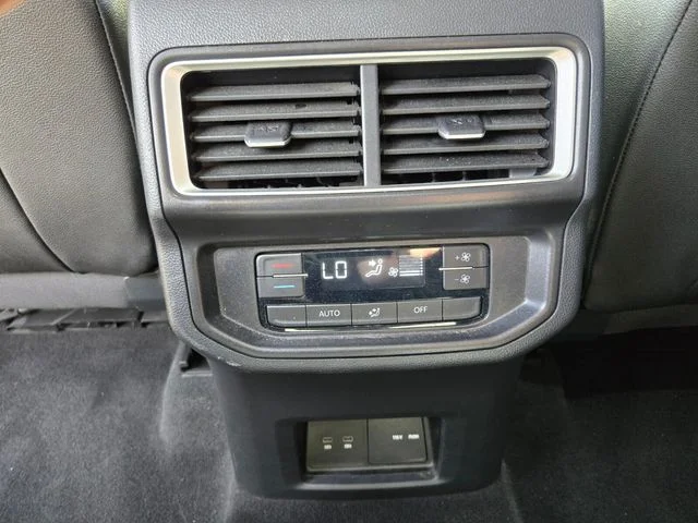 Used 2025 Gray Volkswagen 2.0T SE w/Technology image 16