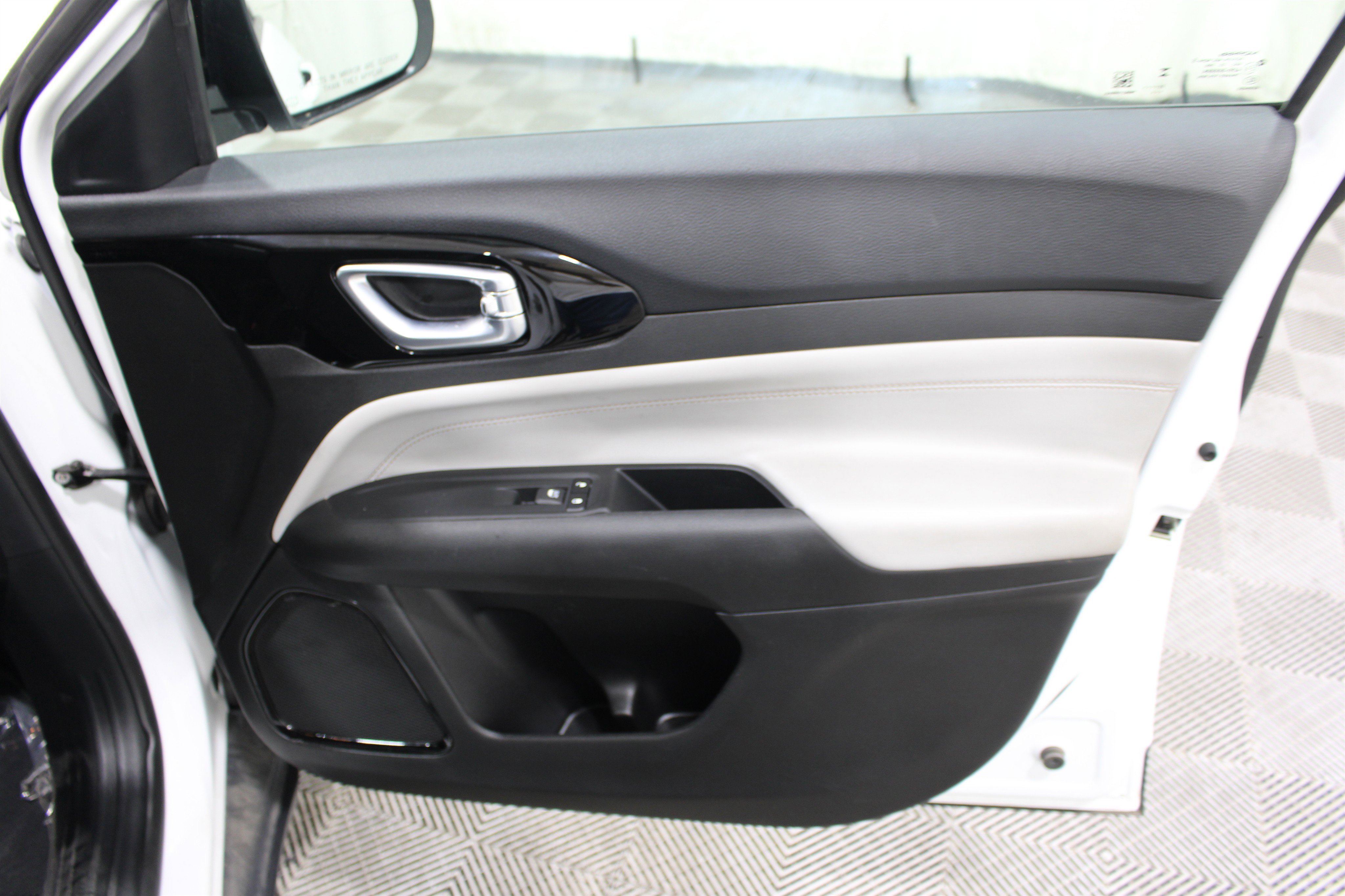 2024 Jeep Compass Limited - Photo 25