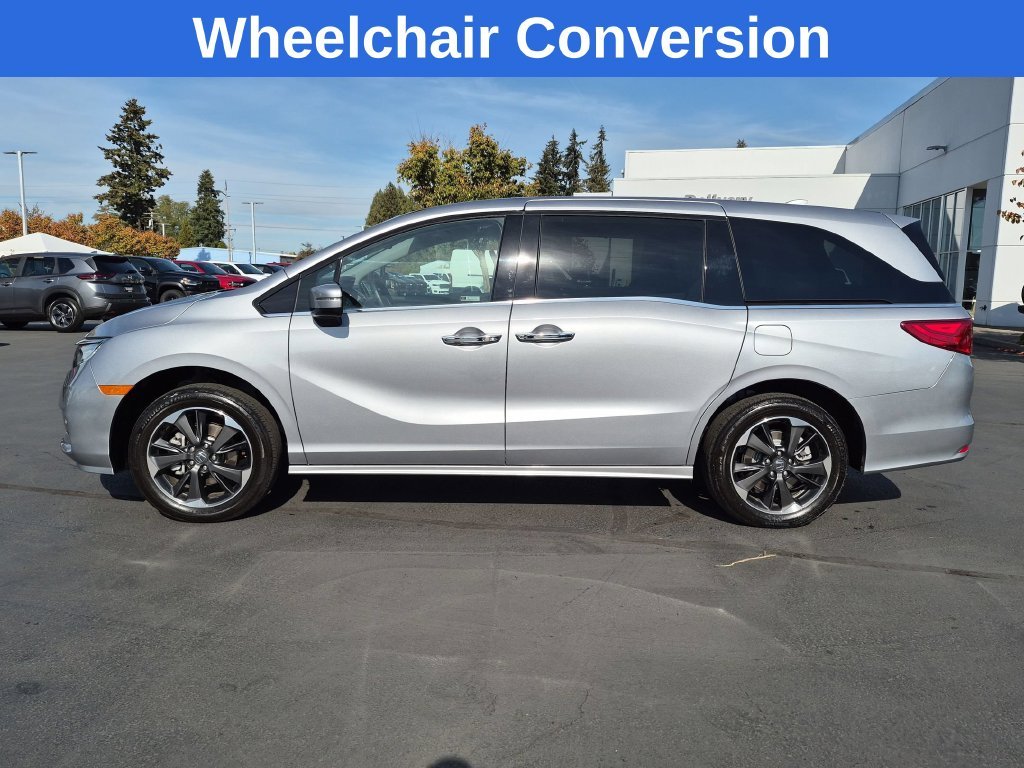 Used 2024 Silver Honda Elite image 3