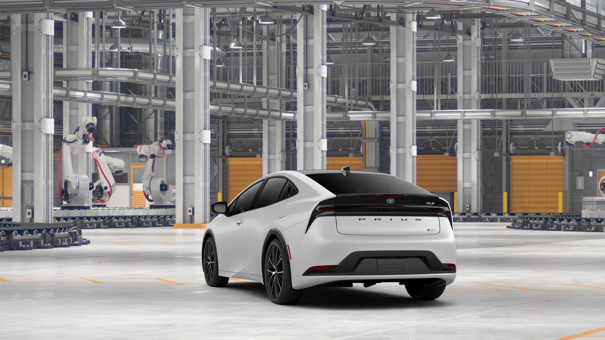 New 2027 Wind Chill Pearl Toyota XLE image 7
