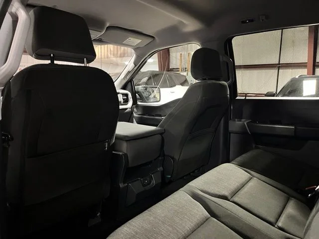 Used 2023 Silver Ford XLT image 9