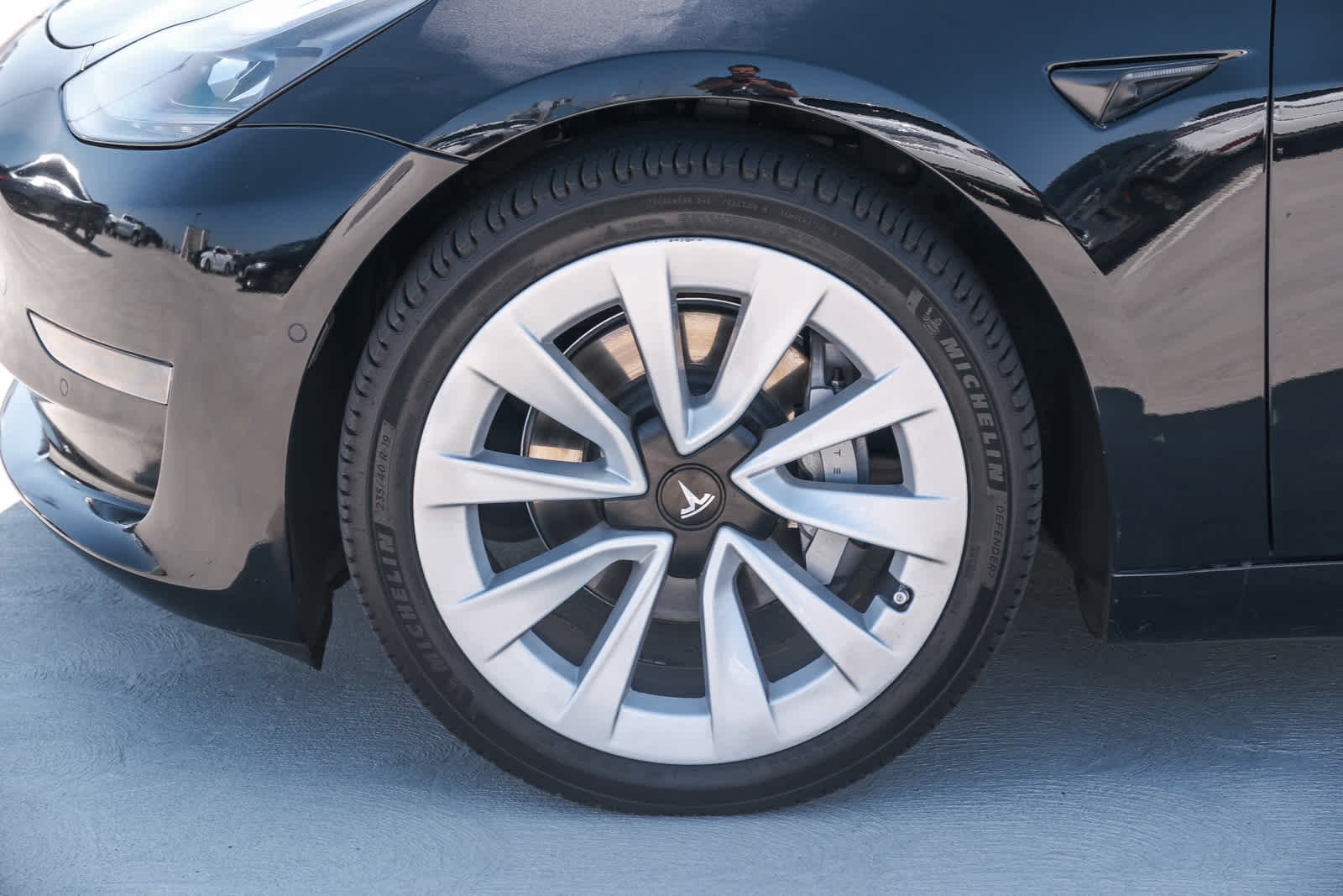 Used 2022  Tesla  image 10
