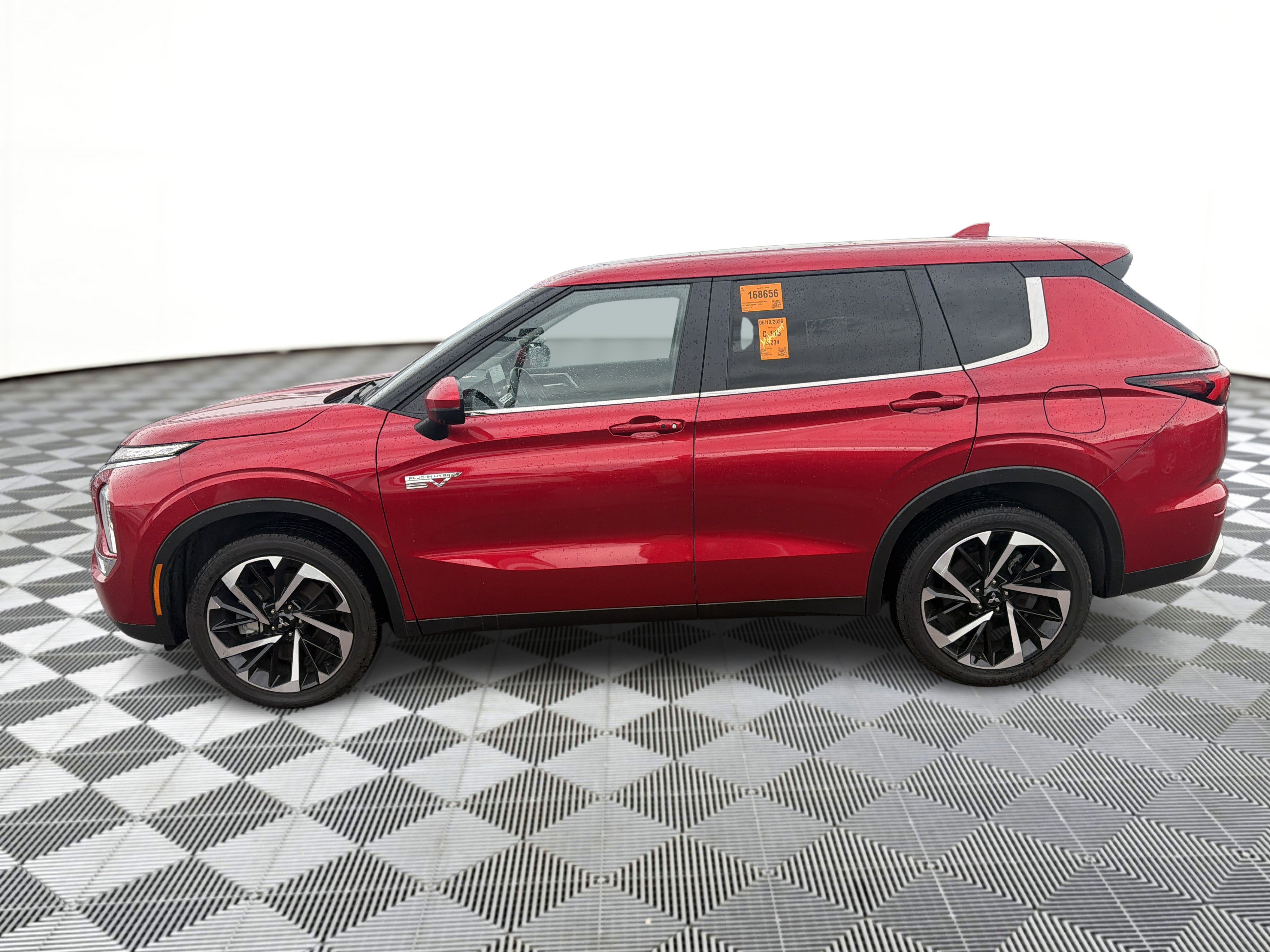Certified Used 2025 Red Diamond Mitsubishi SE image 2