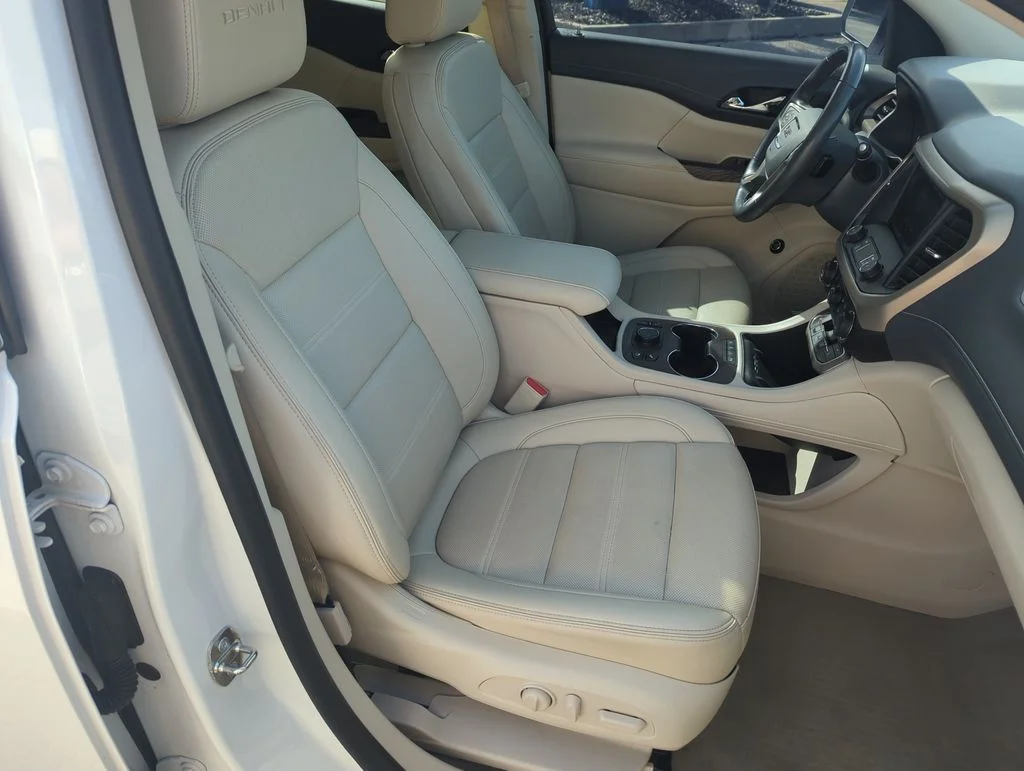 Used 2021 White GMC Denali image 42