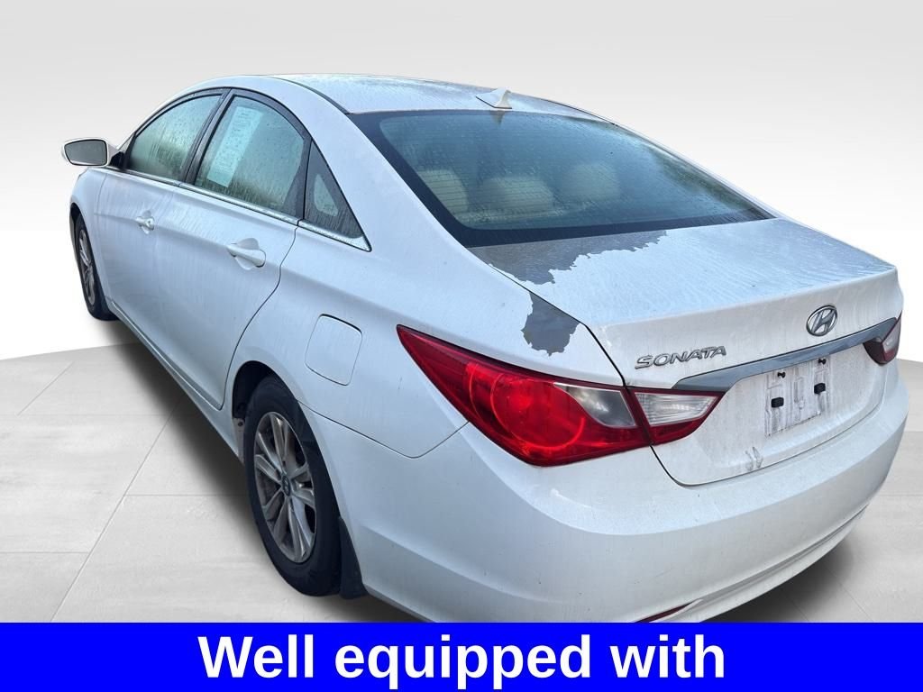 2013 Hyundai Sonata GLS photo 2