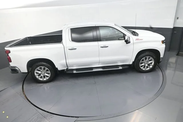 Used 2021 White Chevrolet LTZ image 18