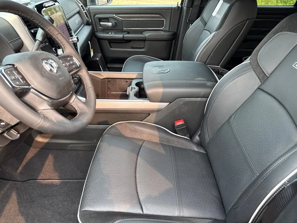 New 2026 Ceramic Gray Clear-Coat Exterior Paint RAM LARAMIE image 26