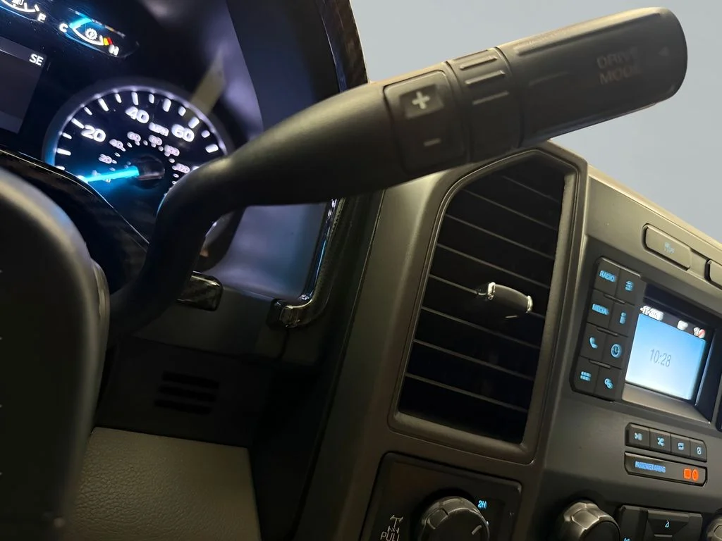 Used 2020 White Ford XL image 21