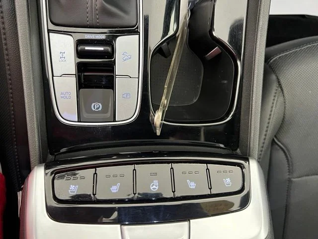Used 2024 Green Hyundai Limited image 23