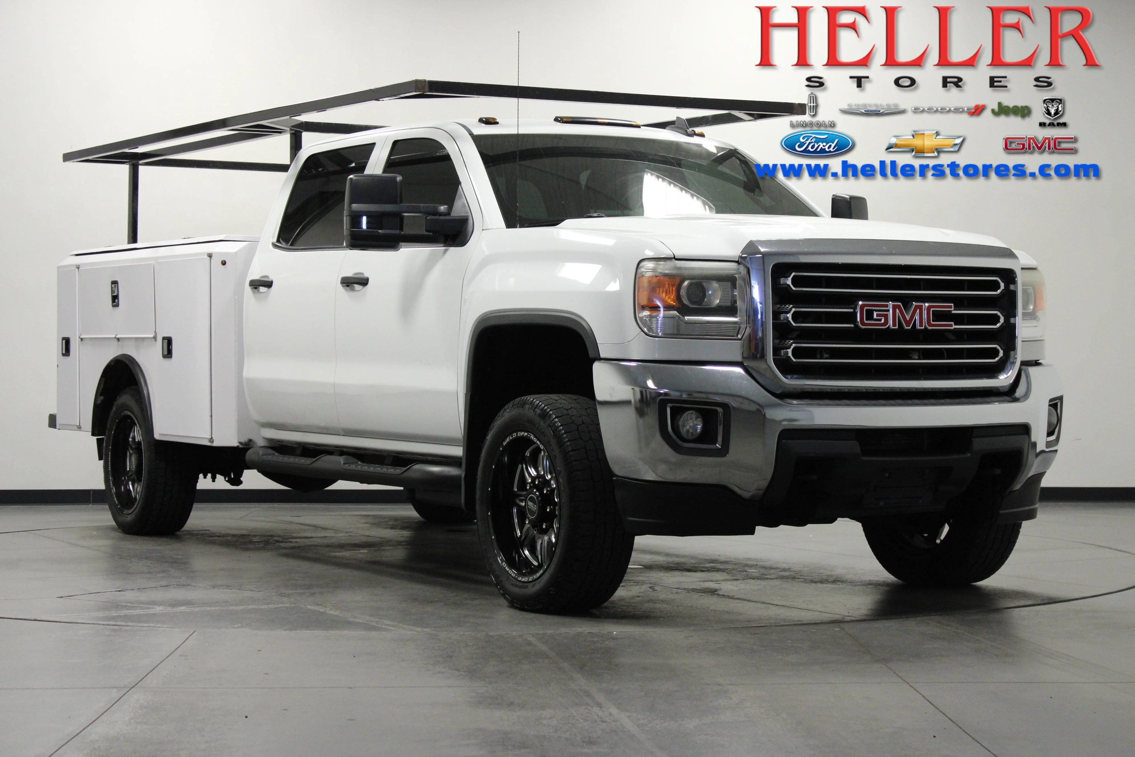 Used 2015 SUMMIT WHITE GMC SLE image 1