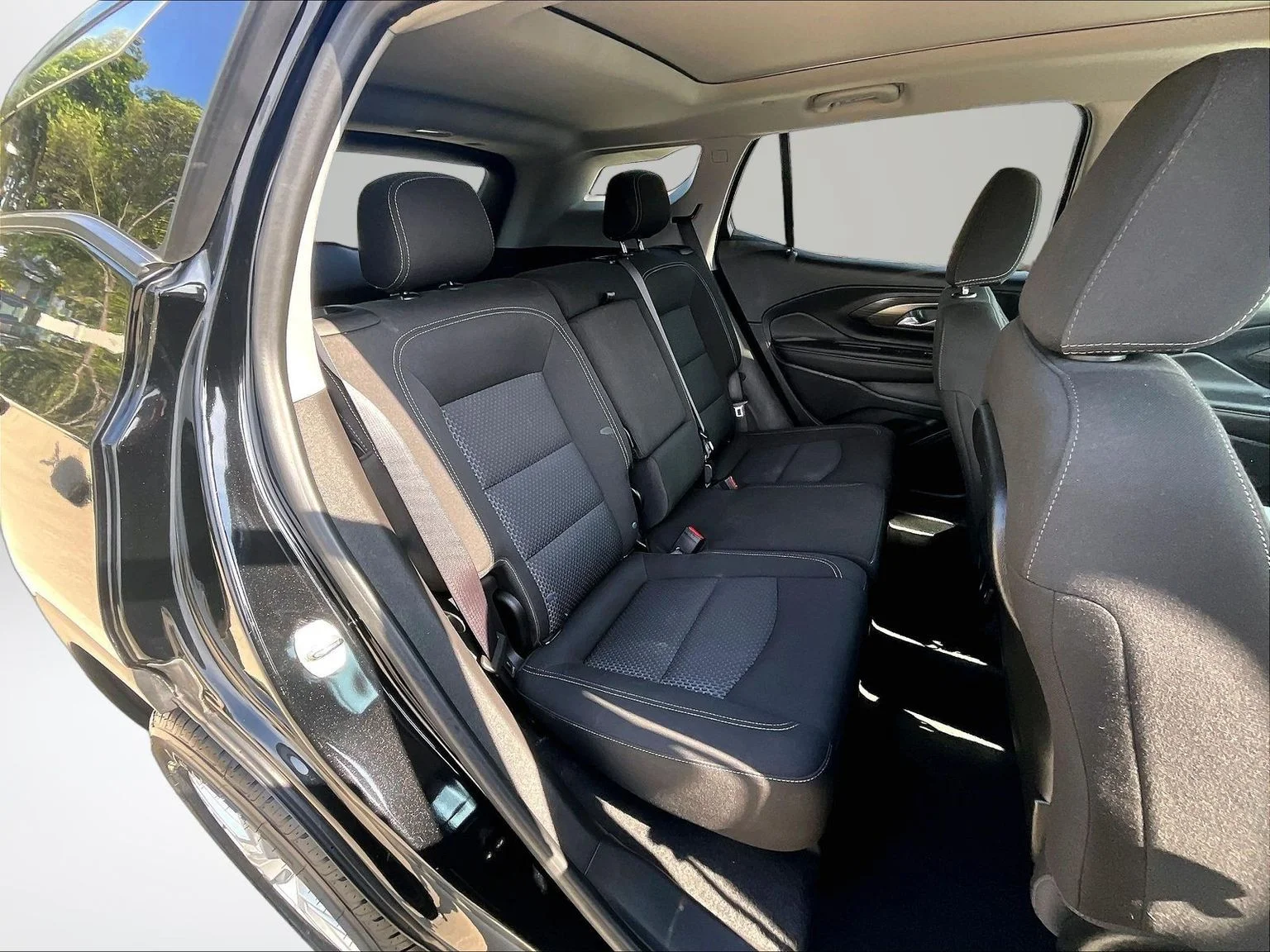 Used 2022 Black GMC SLE image 27
