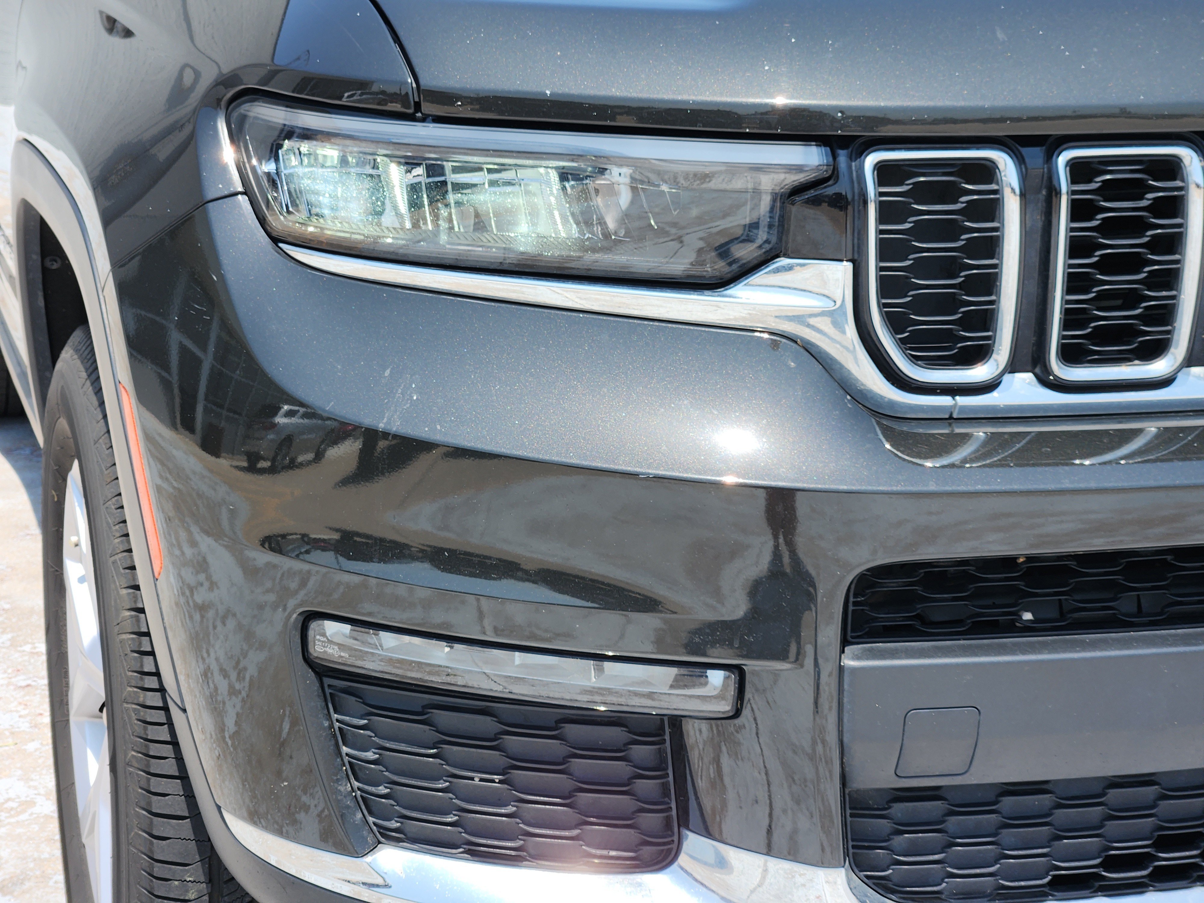 Used 2021 Rocky Mountain Pearlcoat Jeep Limited image 10