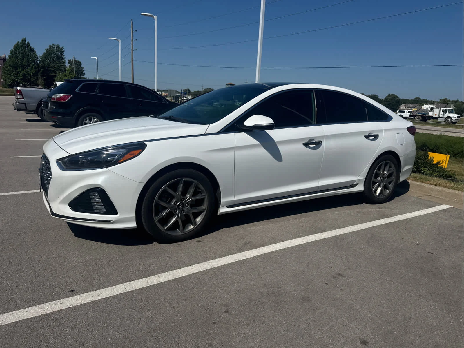 Used 2019 Hyundai Sonata Limited with VIN 5NPE34AB1KH820422 for sale in Kansas City