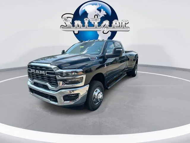 New 2026 Diamond Black Crystal Pearl-Coat Exterior Paint RAM Tradesman image 6