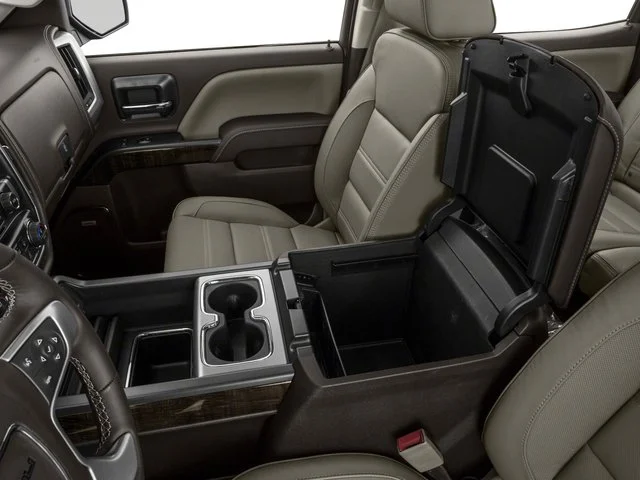 Used 2018 White Frost Tricoat GMC Denali image 18