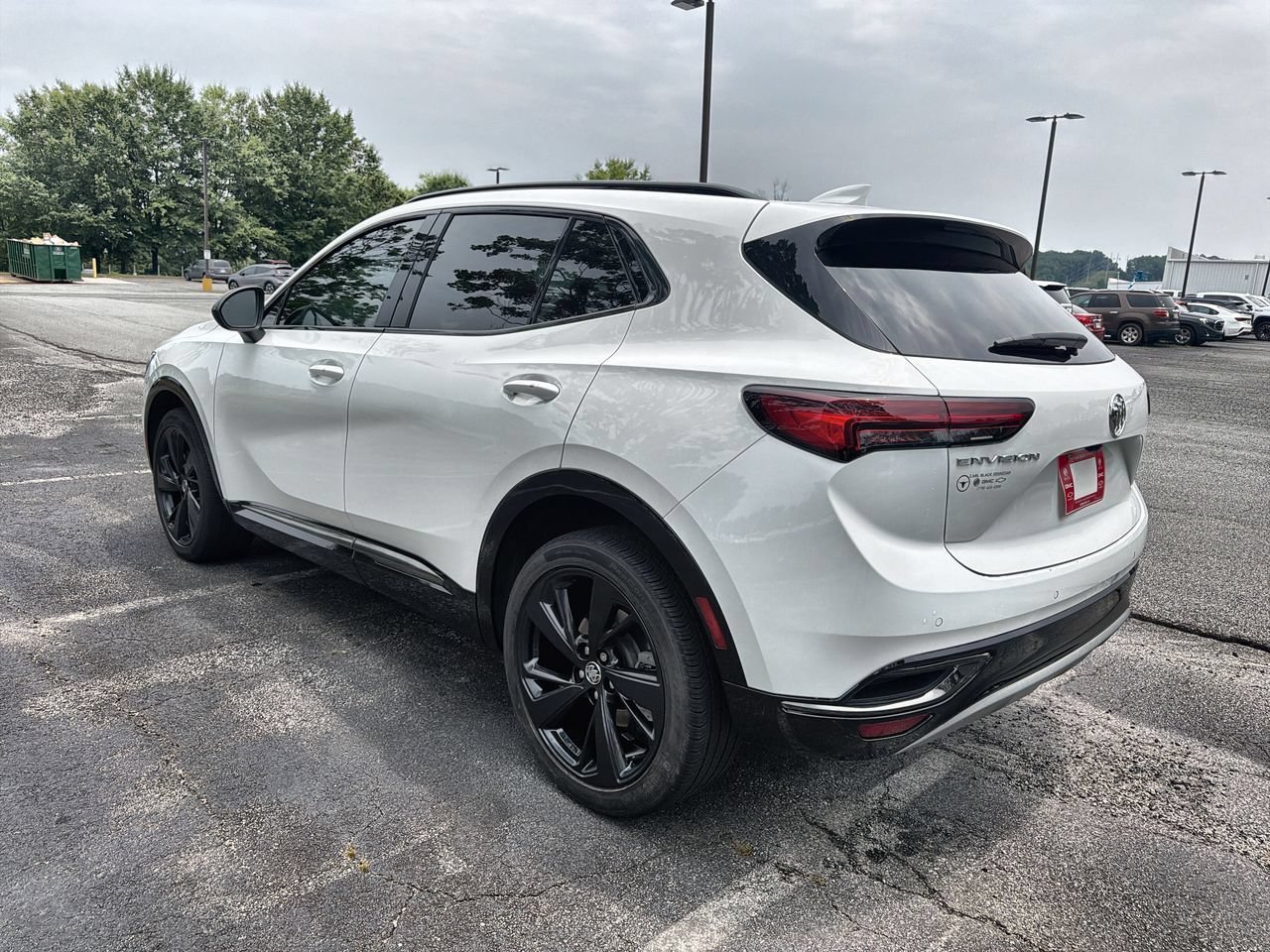 Used 2023 Summit White Buick Preferred image 6