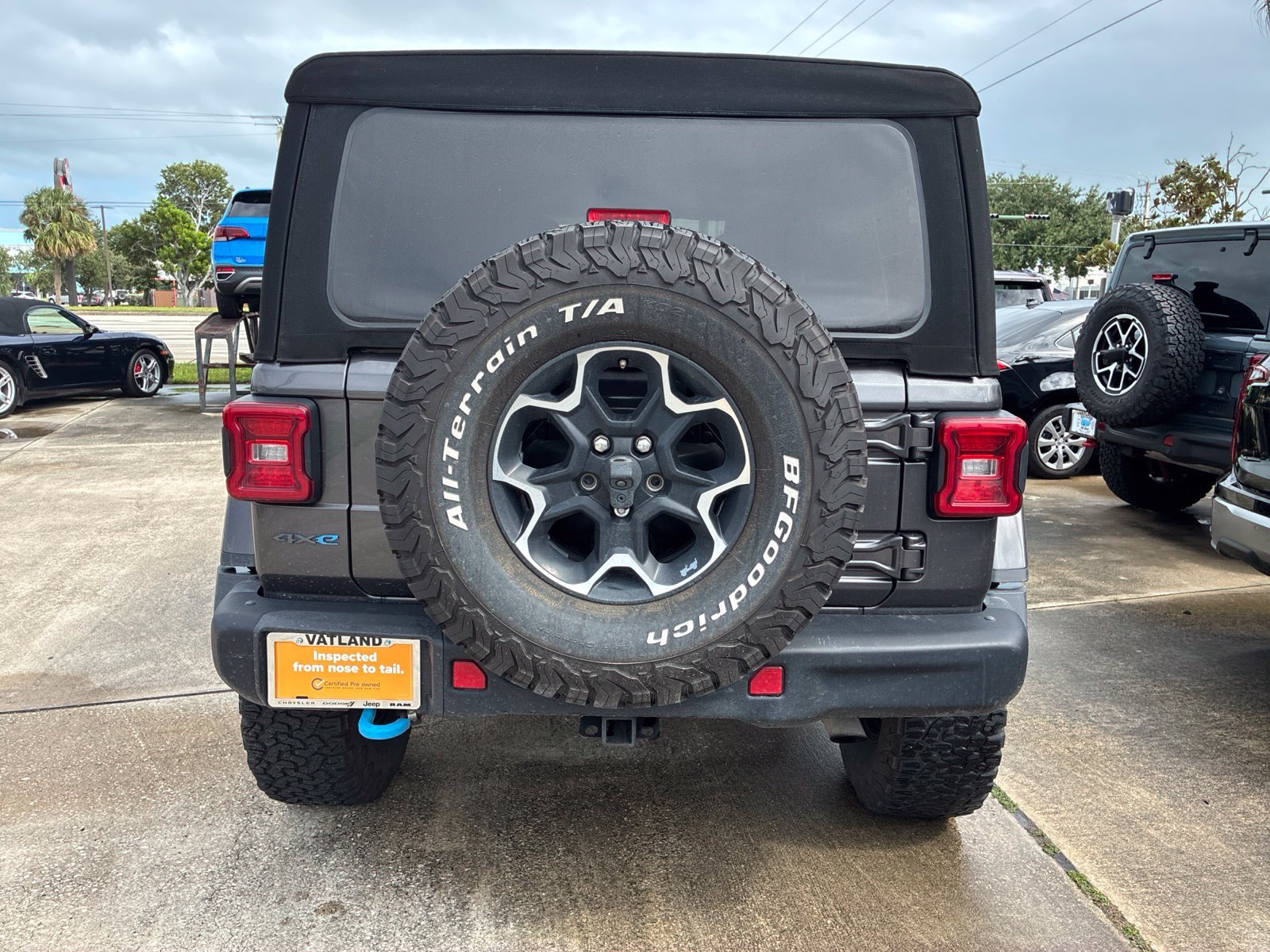 Used 2021 Gray Jeep Unlimited Rubicon 4xe image 4