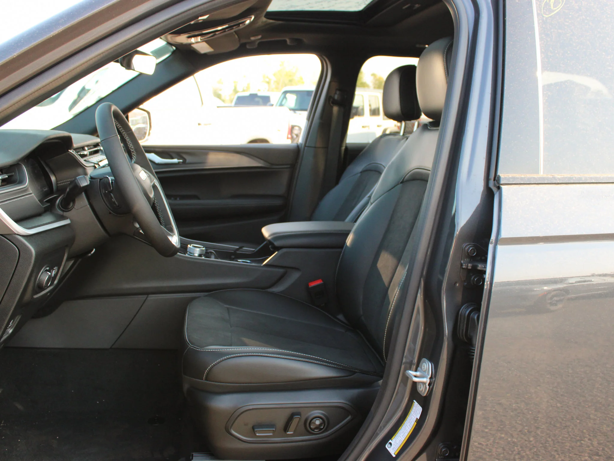 New 2025 Grey Jeep Altitude* 4x4, Sunroof, Trailer Tow Pkg, Heated Leather image 8