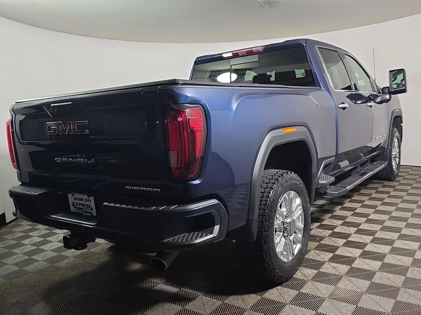 Used 2021 Pacific Blue Metallic GMC Denali image 10