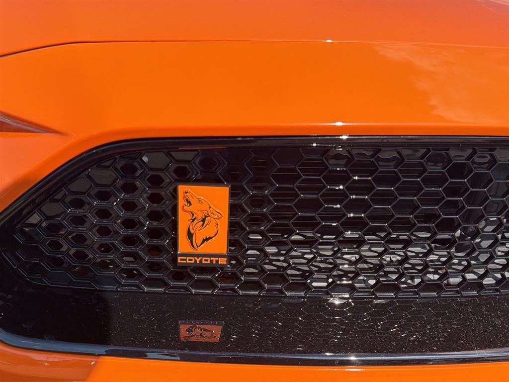 Used 2021 Twister Orange Tri-Coat FORD GT COYOTE image 5
